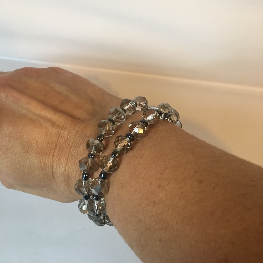 5 for $10: Beautiful crystal bracelet